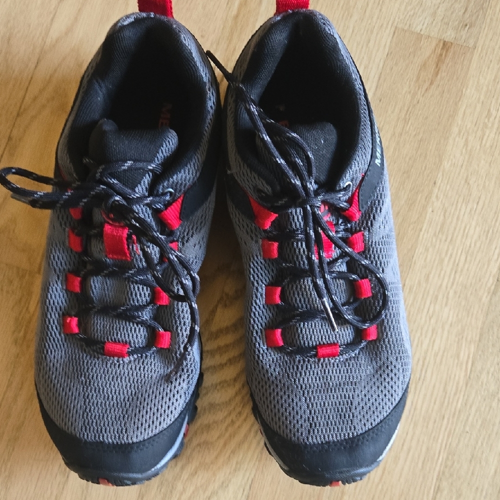 Merrell Hiking Shoes,  Size 8 Mens